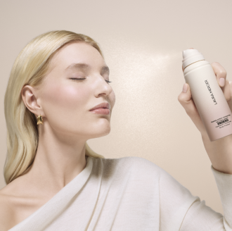 Laura Mercier Ultra Blur Setting Spray